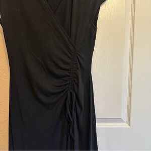 V neck, ruched side long jersey dress black